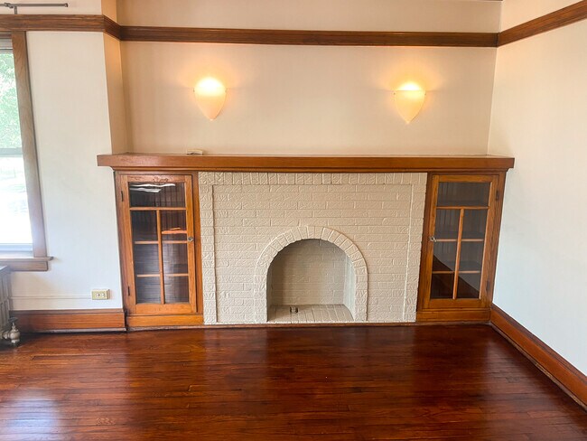 Foto del edificio - 5512 W Berteau Ave