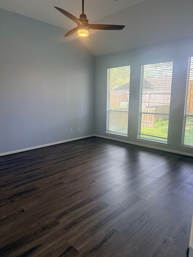 Foto del edificio - 3204 Coral Ridge Dr