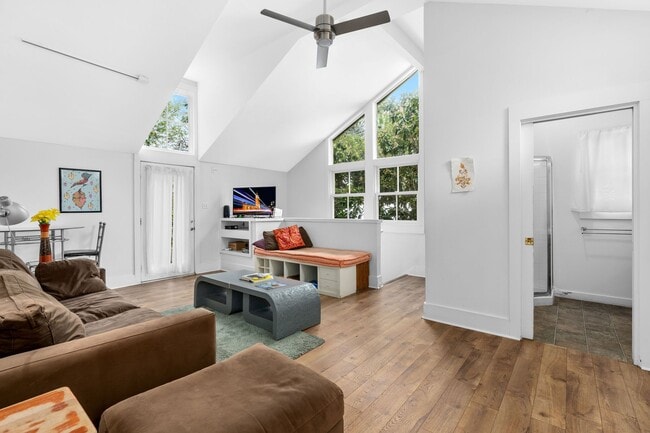 Photo - 215 Beauregard St House