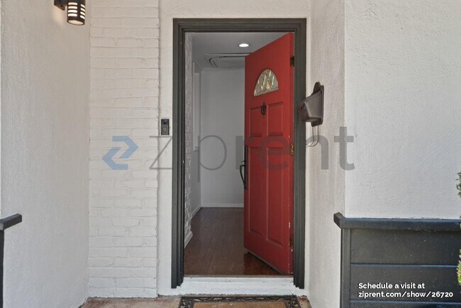 Building Photo - Unit