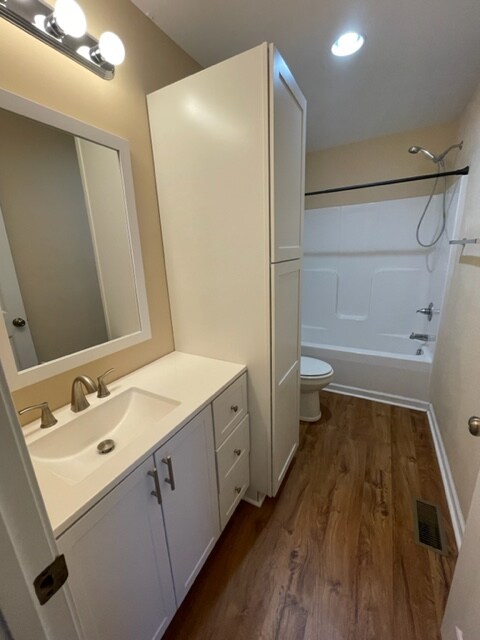 Foto del edificio - 406 Lynda Lee Ln