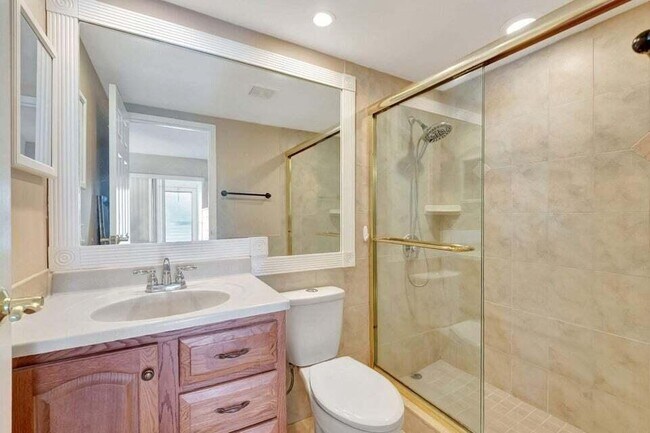 Foto del edificio - 643 Brittany Ct