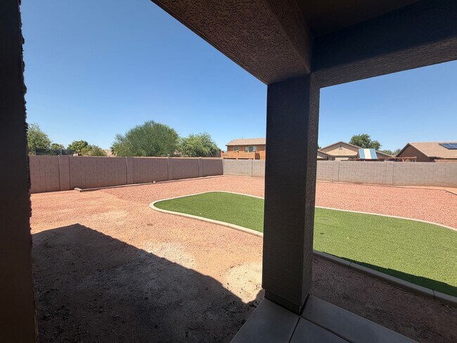 Building Photo - 2486 E Dulcinea Trail