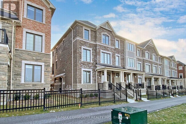 Building Photo - 12 Fiesta Way