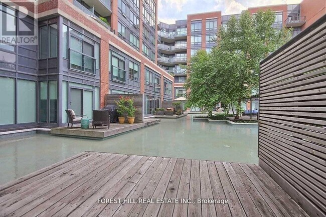 Photo du bâtiment - 7608 Yonge St