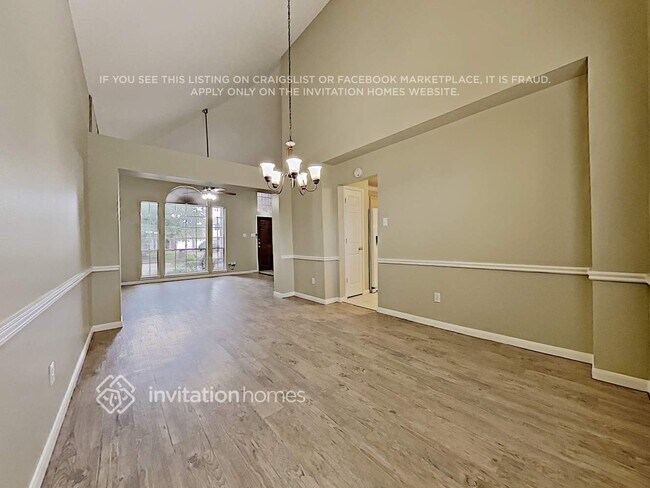 Foto del edificio - 8006 Carmel Cir