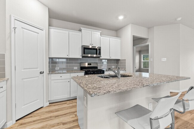 Building Photo - 15011 Maskette Ave