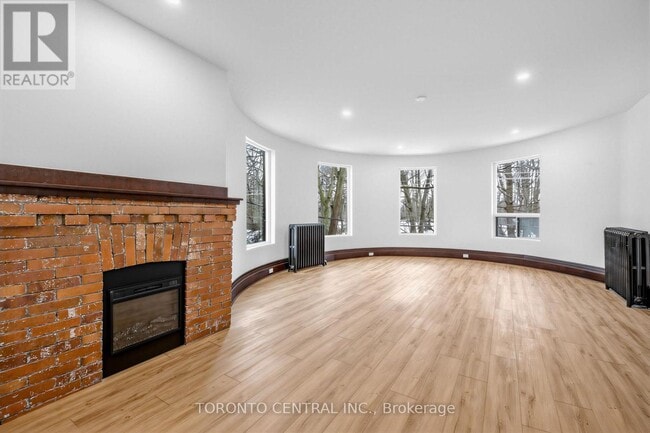 Building Photo - 171 Parkside Dr