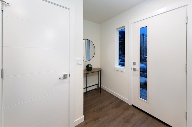 Building Photo - New Construction Townhouse - 2 Bedroom Columbia City