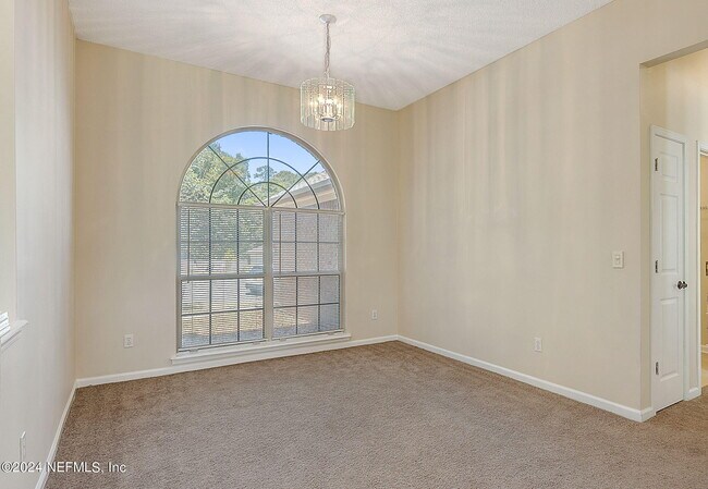 Foto del edificio - 8187 Kilkelly Ln S
