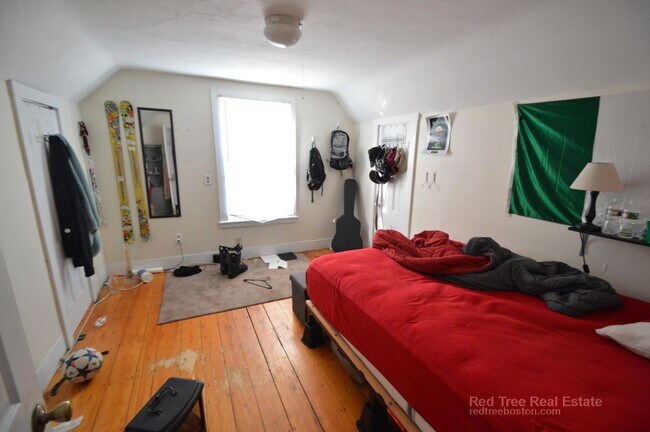 Building Photo - 19 Pratt St