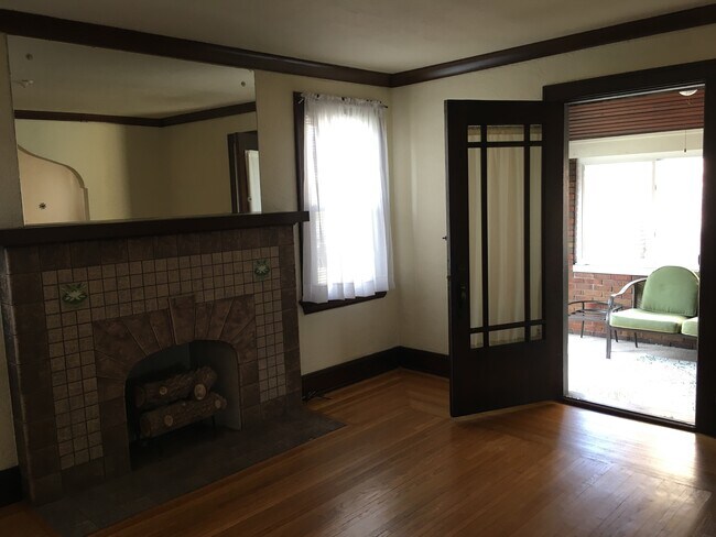 Building Photo - 1360 Herlin Pl