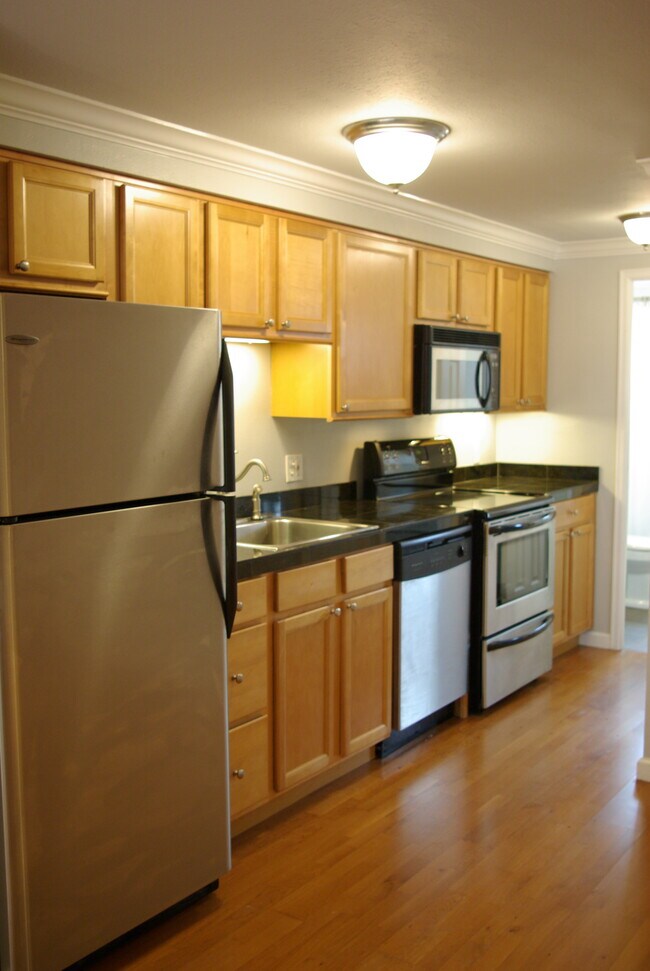 Kitchen - 36 N Emerson St