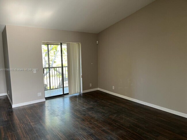 Foto del edificio - 4090 N Pine Island Rd