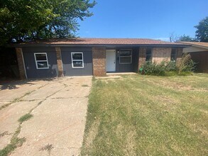 Building Photo - 4009 SE 46th St