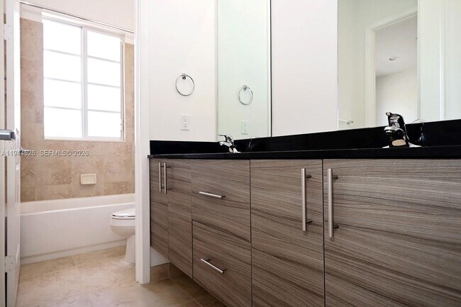 Foto del edificio - 2844 SW 81st Terrace