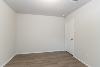 Building Photo - 3257 East Chunk Dr