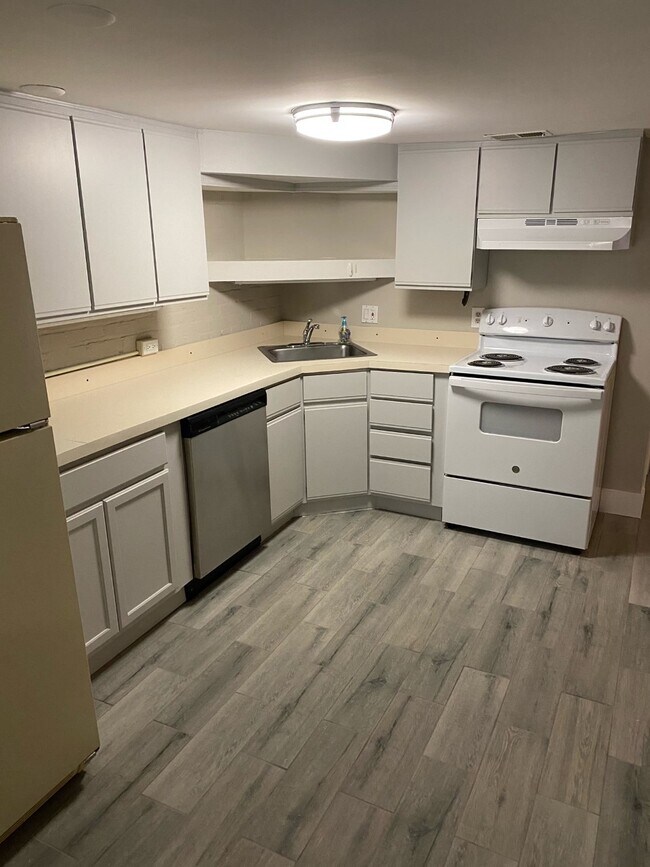 Cocina - 2331 Ashmead Pl NW