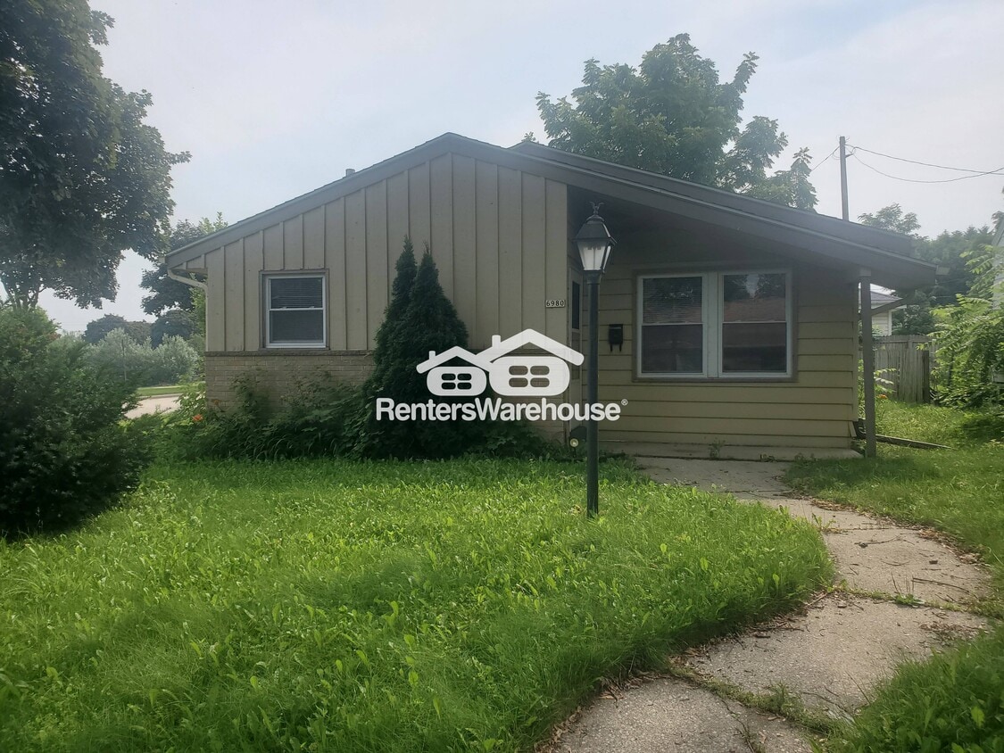Primary Photo - 6980 N 41st St