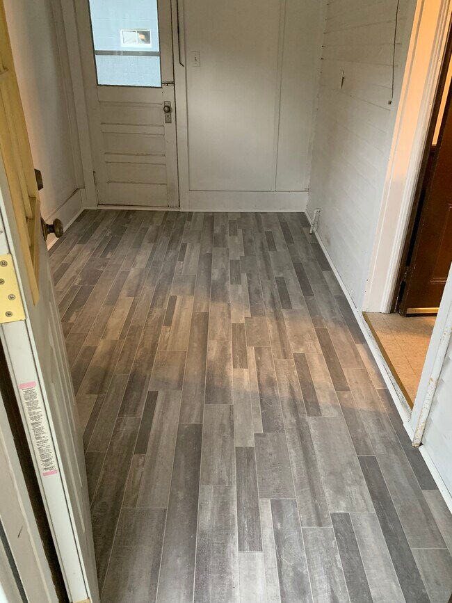 Mud room entrance - 10 Lincoln St