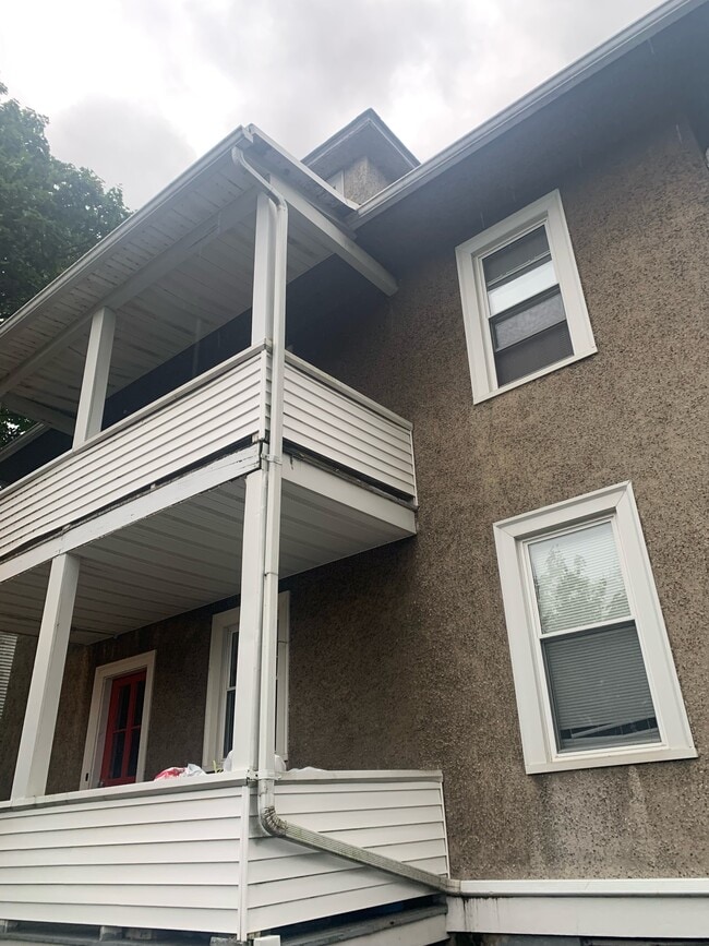 Building Photo - 176 Whiting Ln