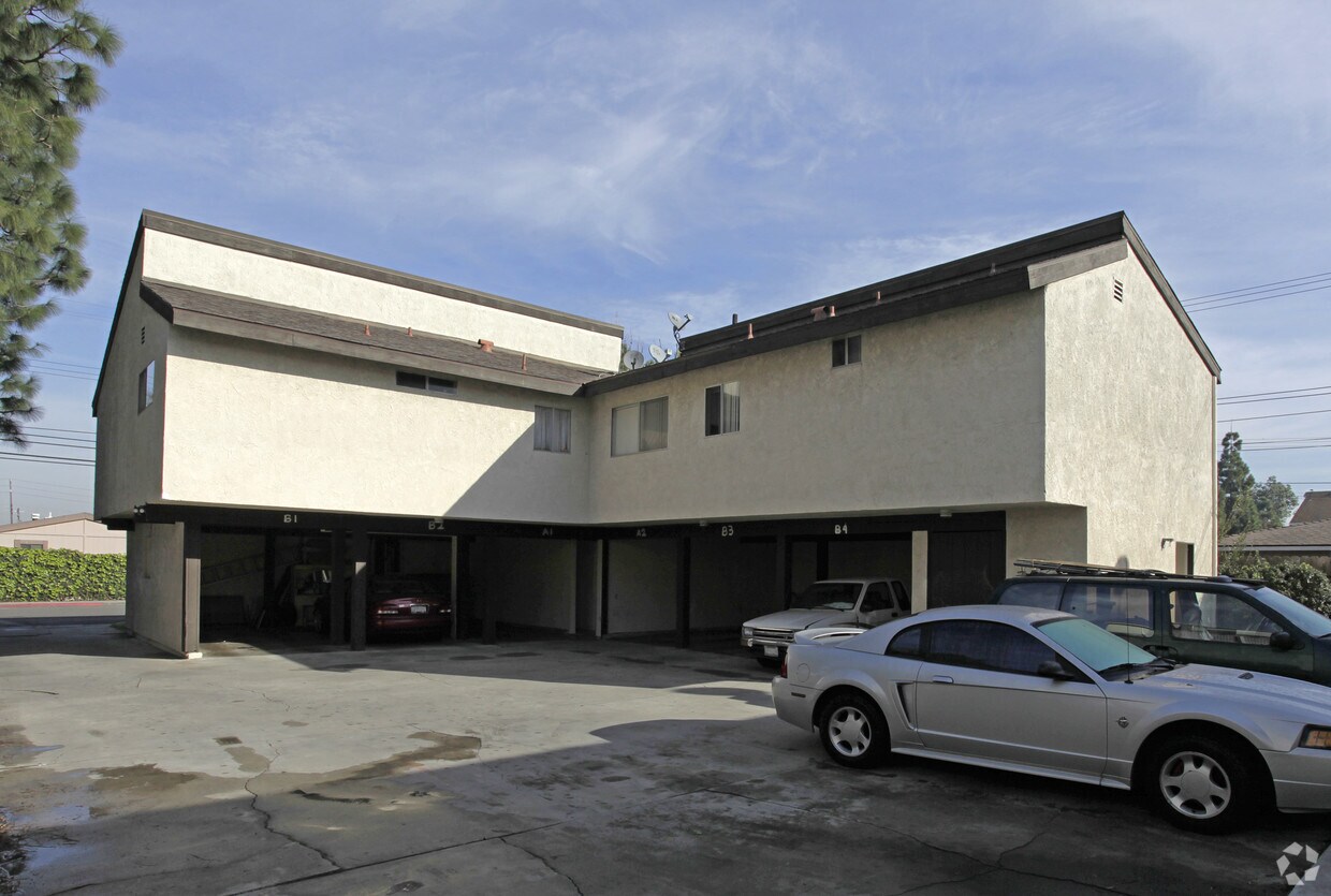 Building Photo - 333 Avocado St