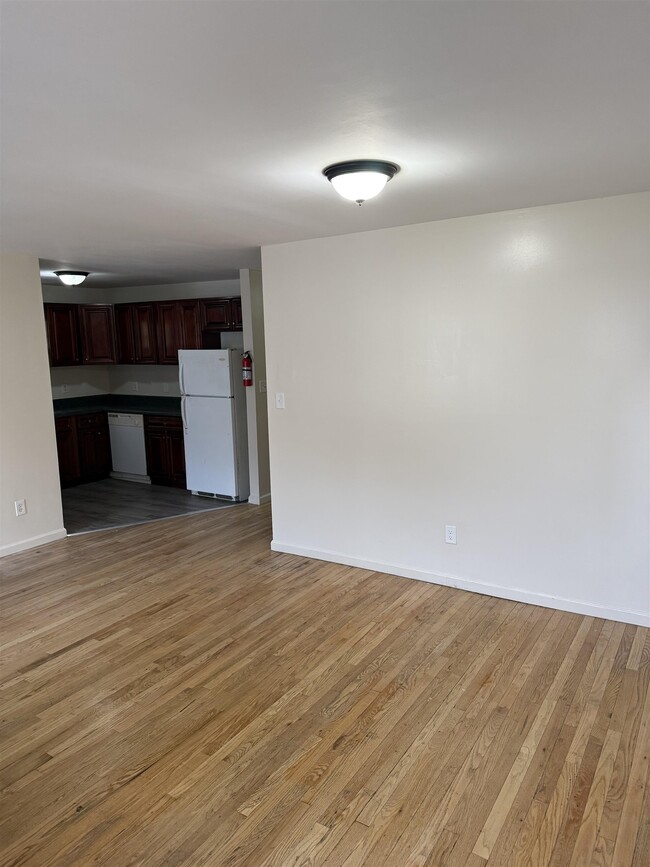 Building Photo - 189 Myrtle Ave