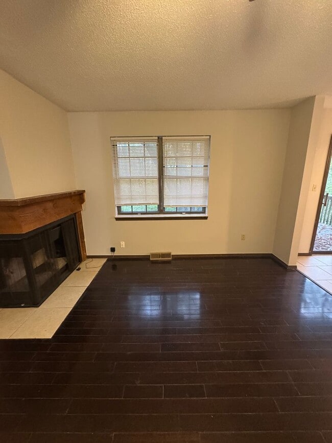 Foto del edificio - 2008 Juniper Dr