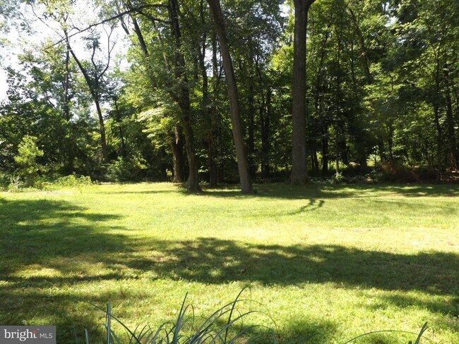 Foto del edificio - 2584 Bristol Rd