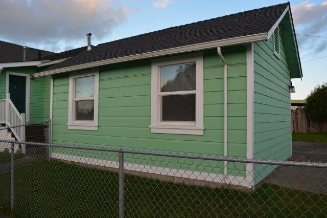 Foto del edificio - CUTE, COZY CABIN , 1 bedroom studio detached house