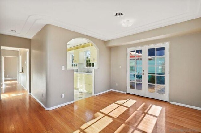 Building Photo - 4796 Valencia Dr
