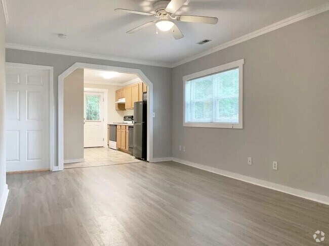Living/ Dining area - 109 Foxwood Ln