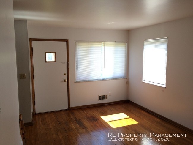 Building Photo - 873 N Meadows Ct