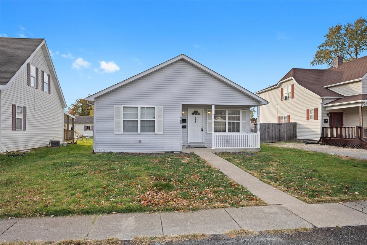 Primary Photo - 503 N Combs Ave