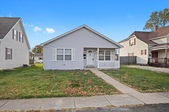 Building Photo - 503 N Combs Ave