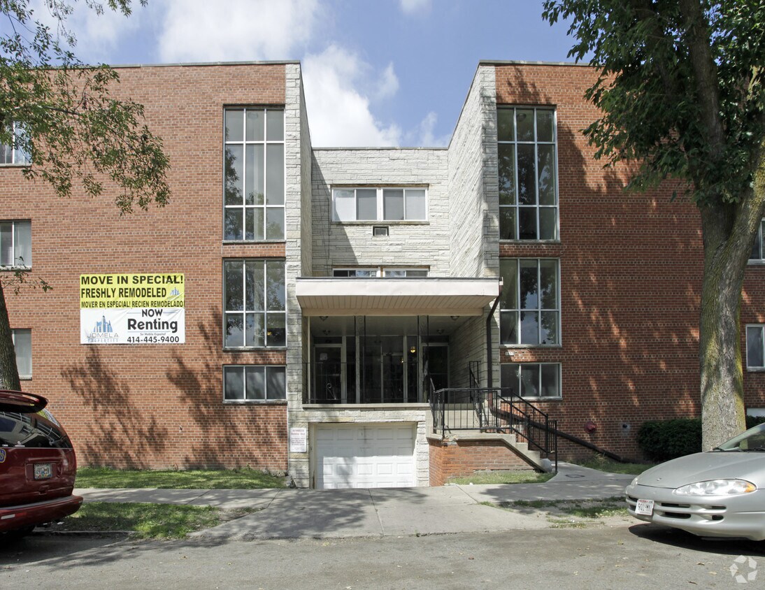 Building Photo - 1655 S 17th St
