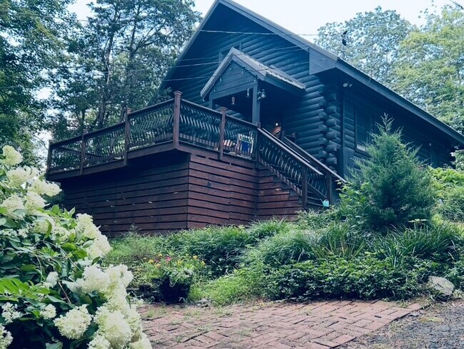 Preciosa cabaña de troncos - 93 Shepard Ave