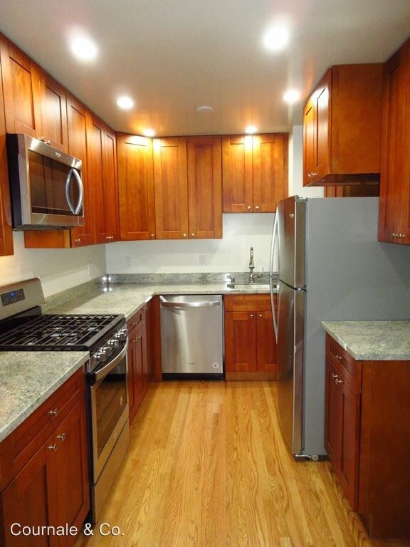 Foto del edificio - 228 Duncan St