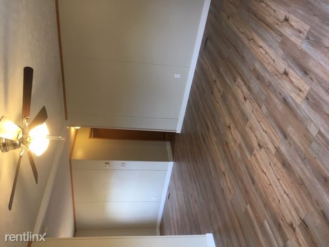 Building Photo - 2059 Foxridge Dr