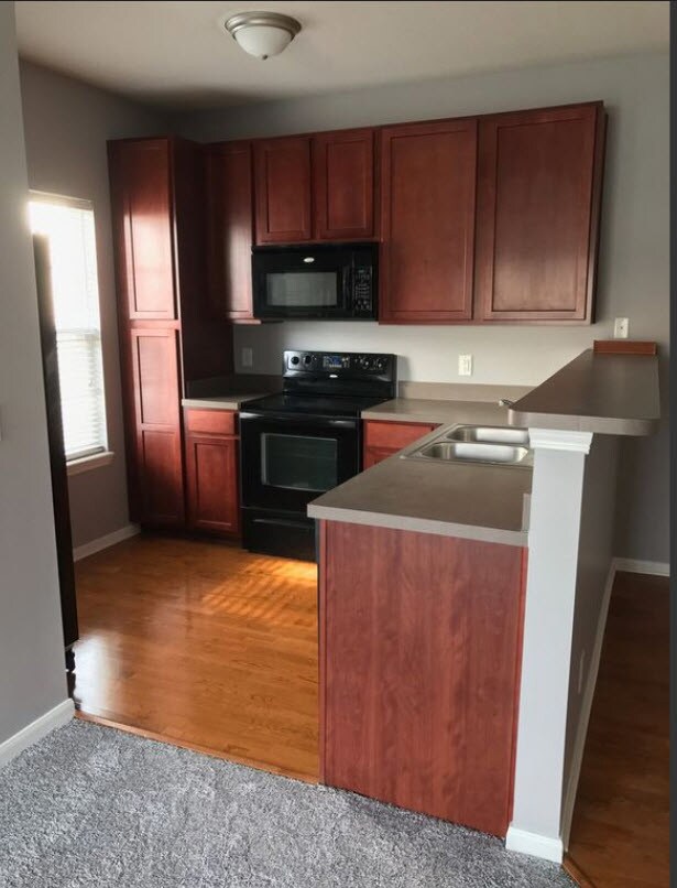 Kitchen - 8010 N Drury Ave