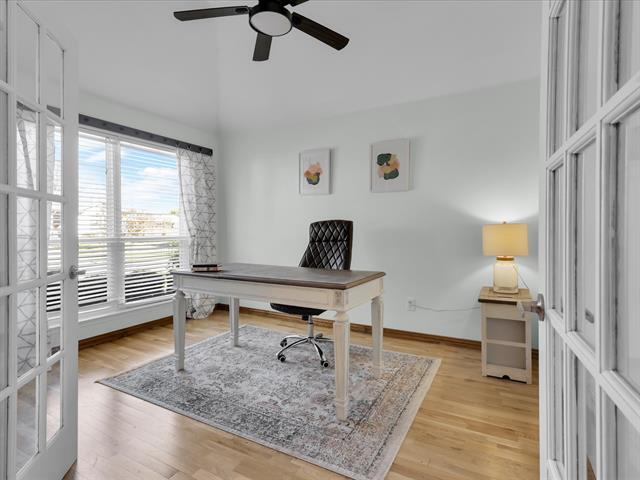 Foto del edificio - 3003 Creekwood Dr
