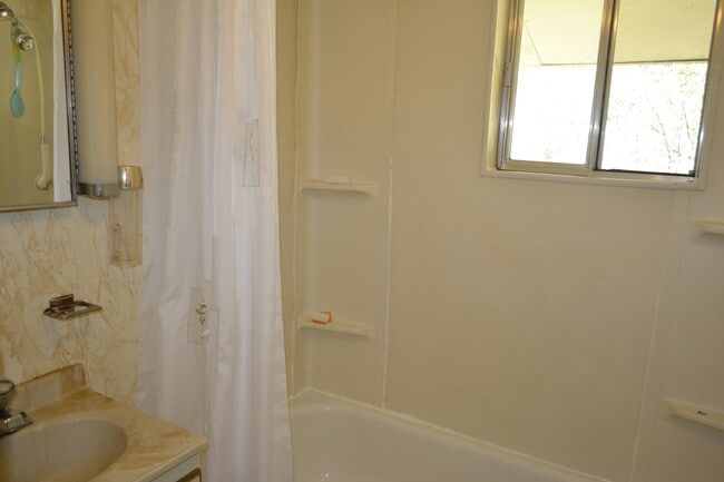 Foto del edificio - Small Student Apartment for One Person- VE...
