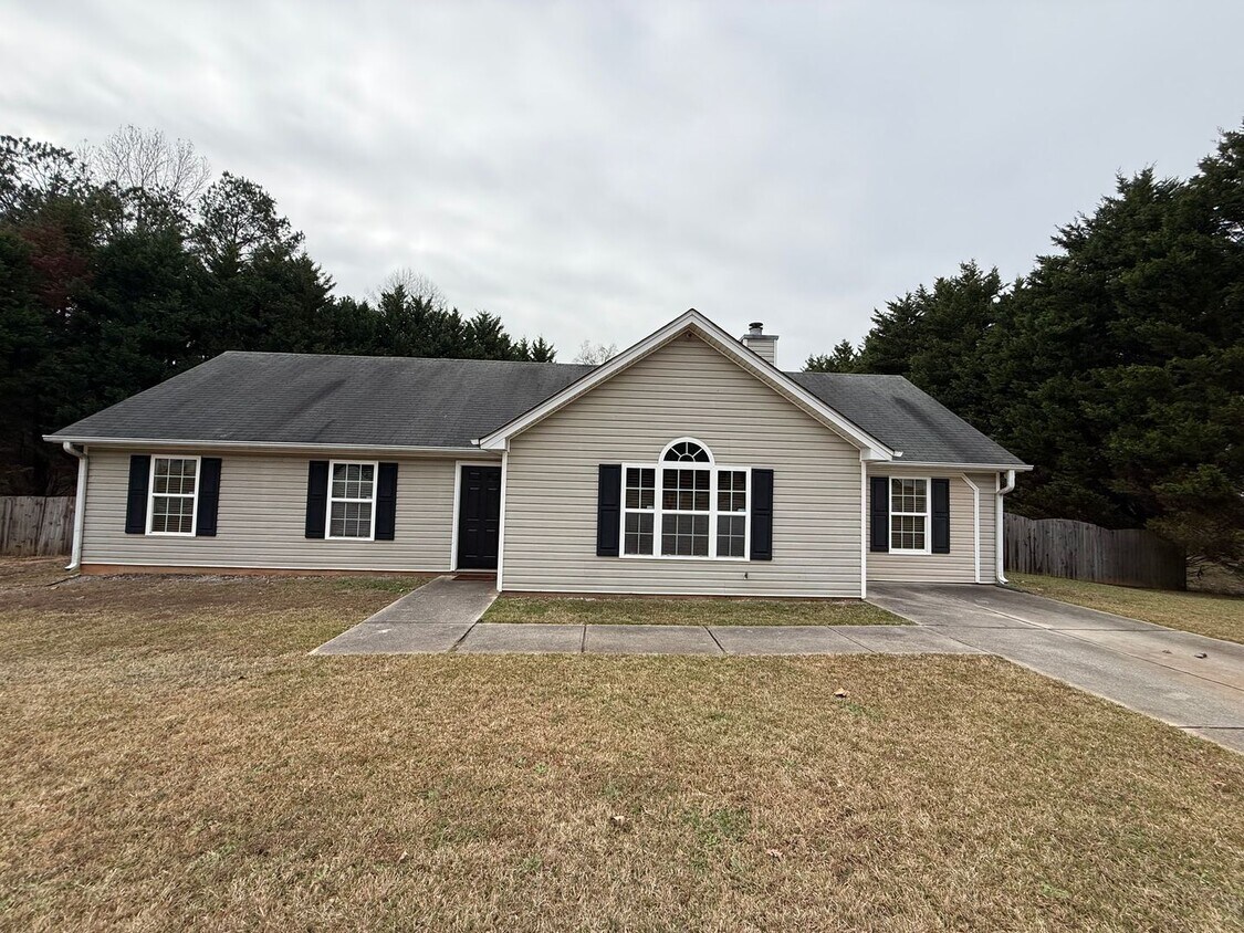 Foto principal - Comfort Meets Convenience — Move-In Ready!