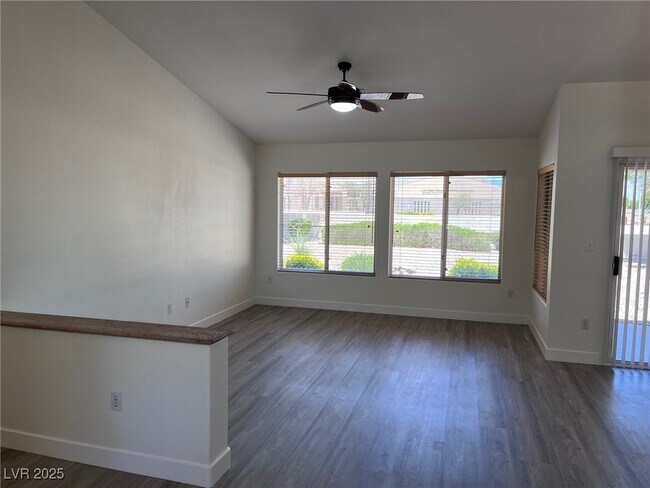 Building Photo - 9828 Villa Ridge Dr