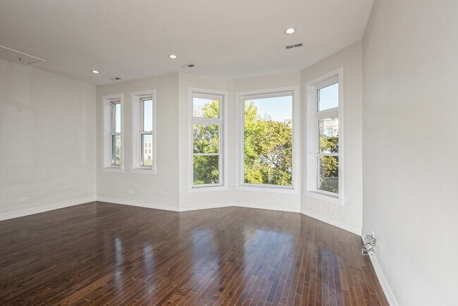 Foto del edificio - 6346 S Greenwood Ave