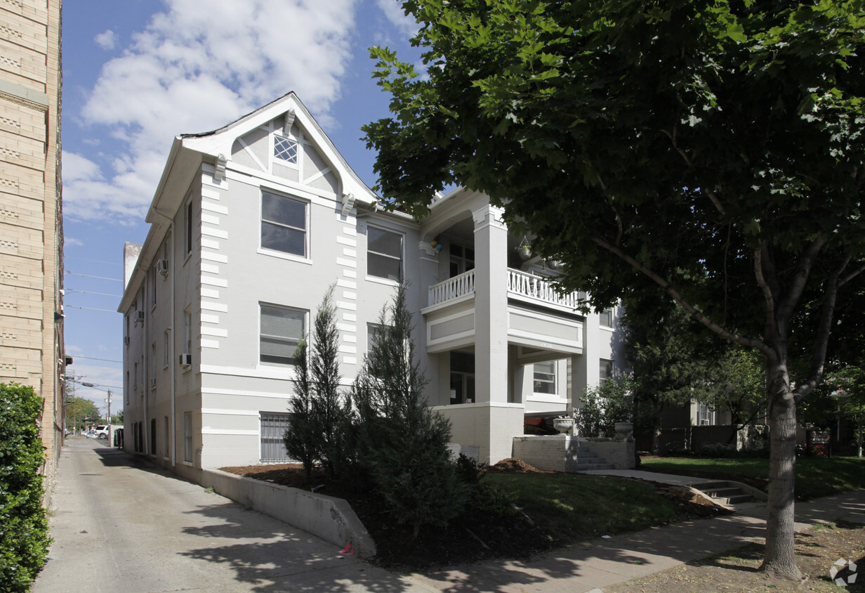 Primary Photo - Poet Laureate Condos
