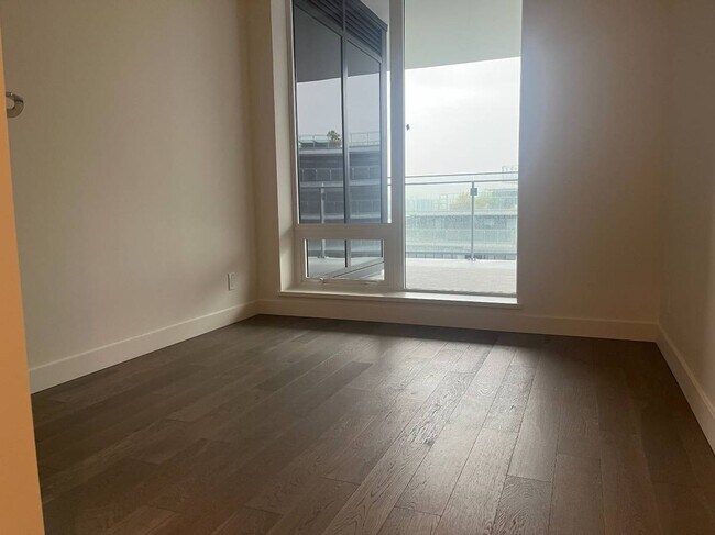 Building Photo - 903-6811 Pearson Way
