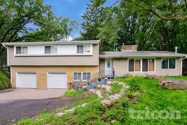 Building Photo - 13516 Grand Ave