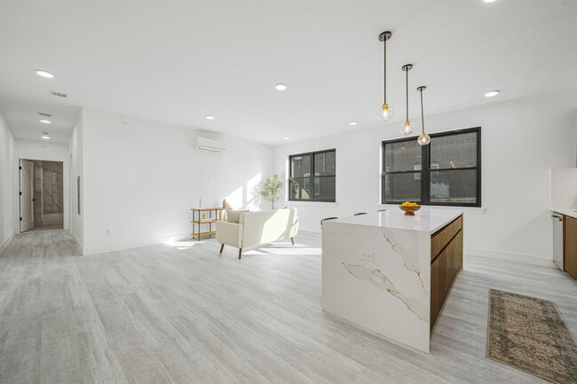 Building Photo - 4610 Kennedy Blvd