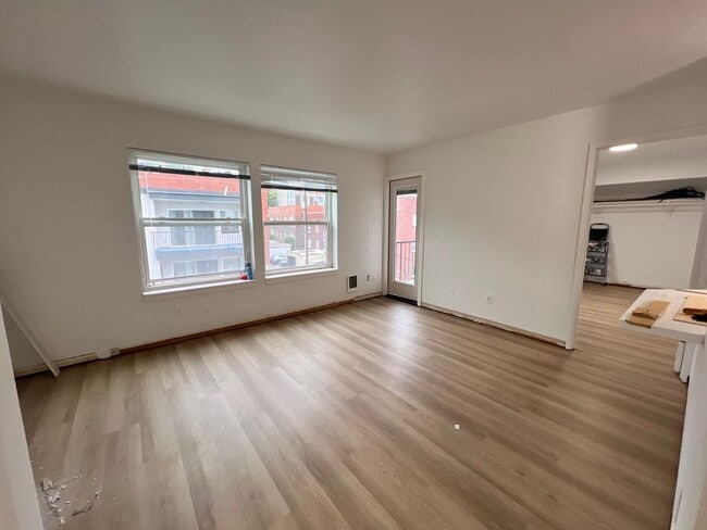 Interior Photo - Residence 620
